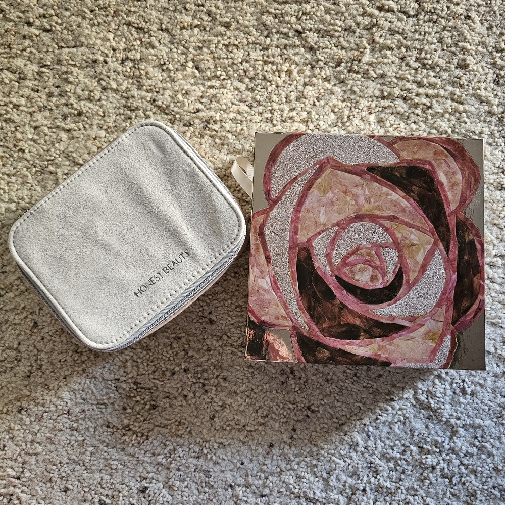 Honest Beauty cases